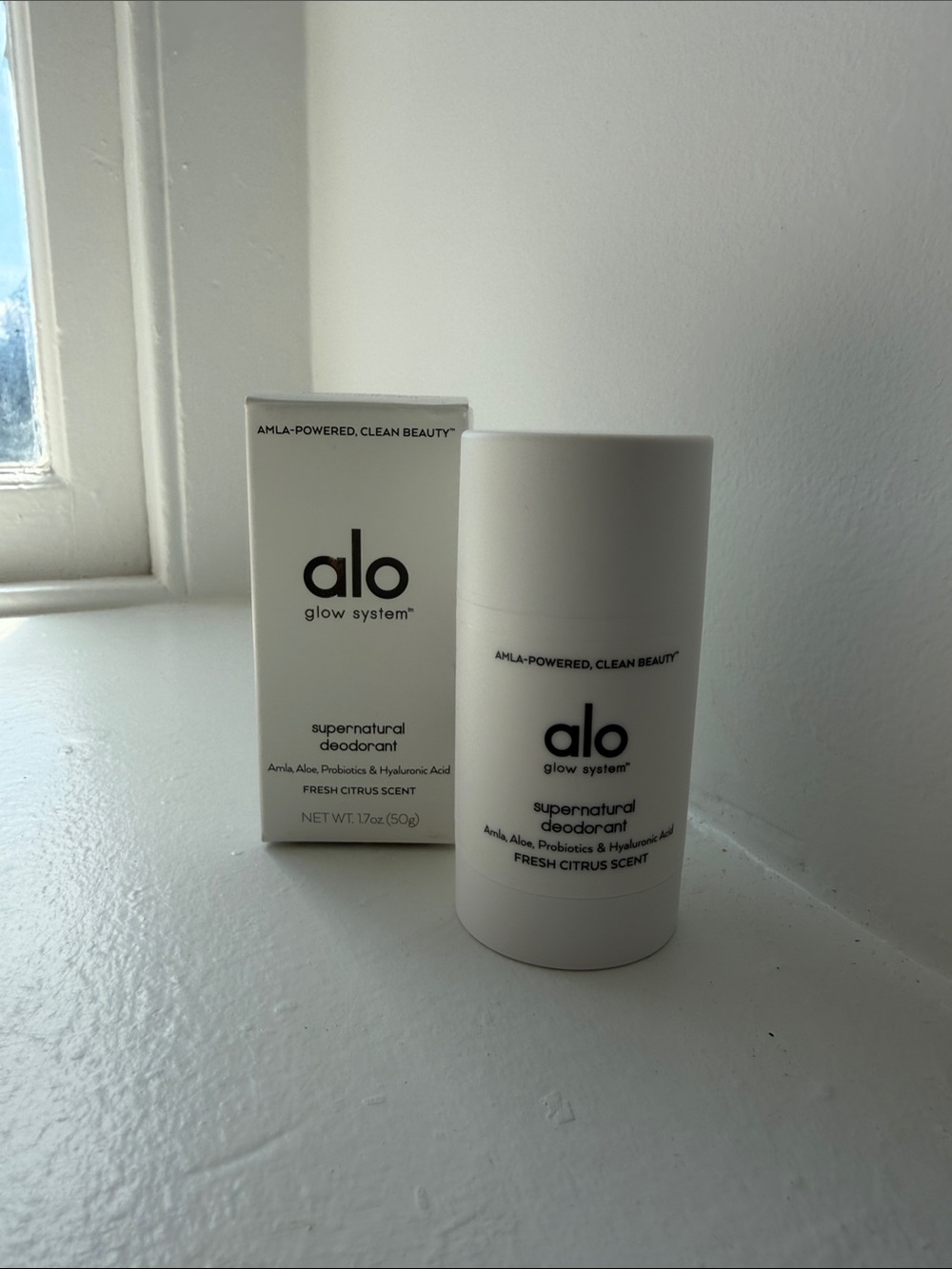 ALO Yoga Supernatural Deodorant - White